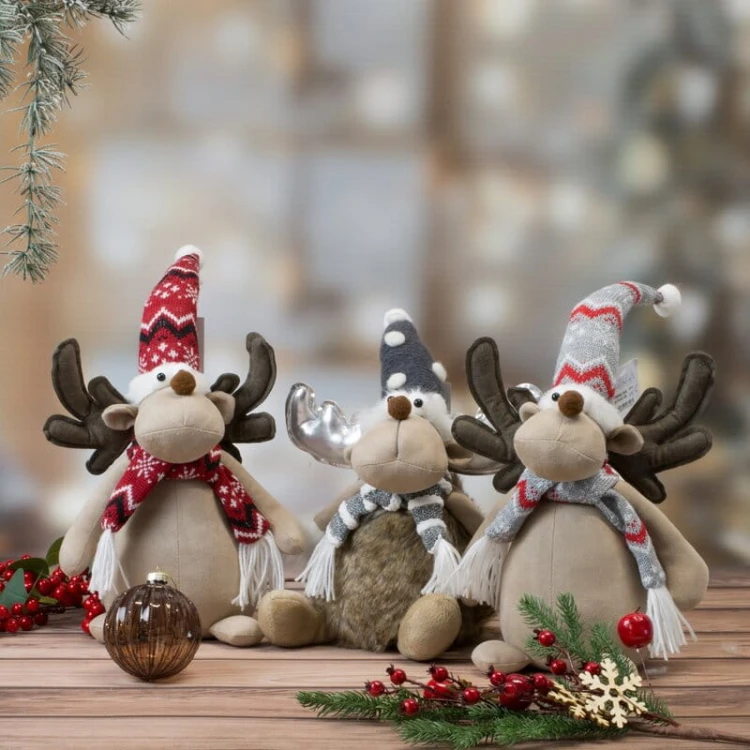 Renifer Xmas w zimowym stroju - dekoracja bożonarodzeniowa velvet - 44 cm
