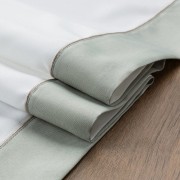 Elegancki bieżnik - 40x140 cm - z złotą lamówką oraz listwą na brzegach