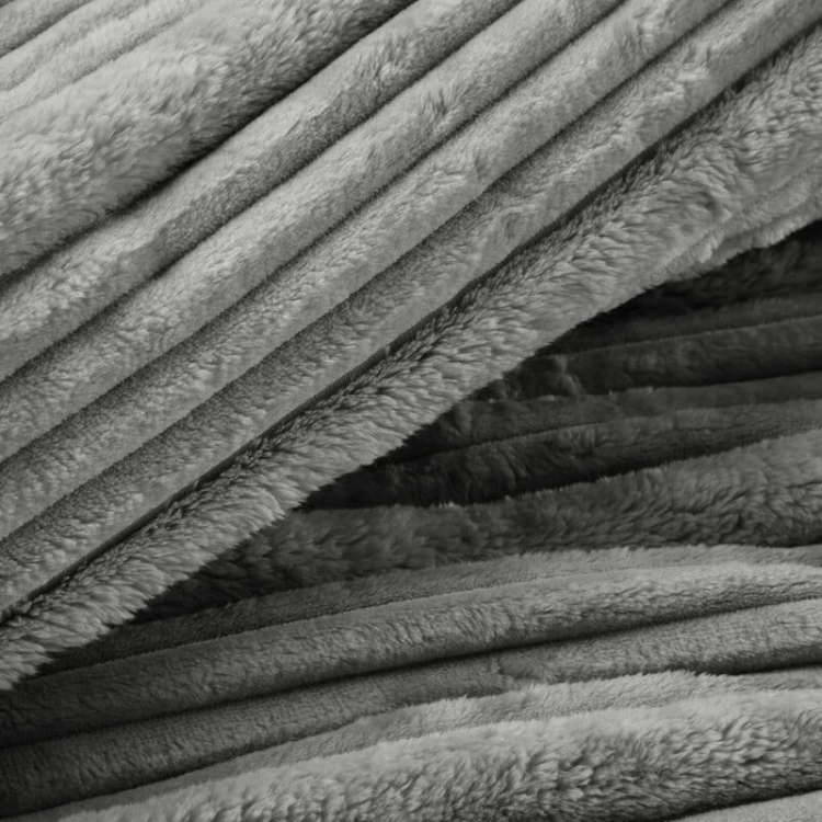 Puszysty Koc 3D super soft - NINA - 150x200 cm srebrny