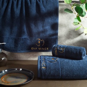 Komplet wyjątkowych ręczników - EVA MINGE - złoty haft - w eleganckim pudełku 3 szt