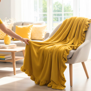 Koc z falbanką DOLLY super soft - 150x200 słoneczny 